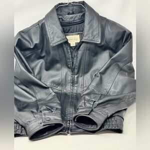 Vintage St. John’s Bay bomber Black Leather Jacket removable liner preowned SZ M